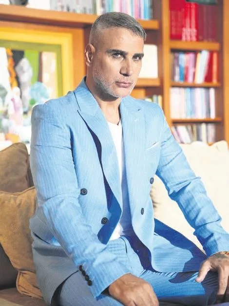 Sahnede fenalaşan Bülent Ersoy sevenlerini korkuttu