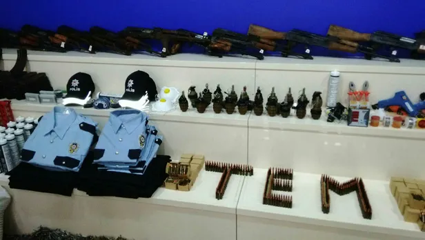 Polis kıyafetli 12 teröristin katliam planı son anda önlendi-1