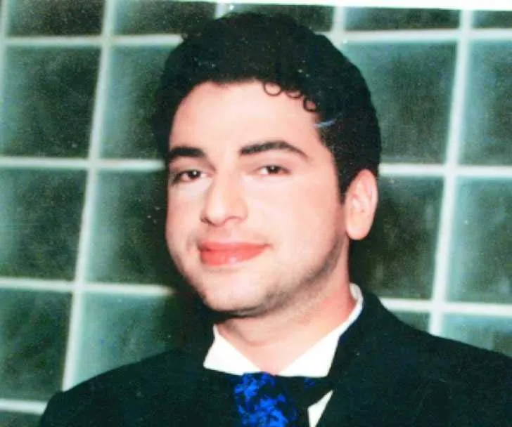 Arabeskin sessiz çığlığı! Hakan Taşıyan’ın hayat hikayesi: 7 yaşındaki o çay bardağı kaderini nasıl çizdi? - 1