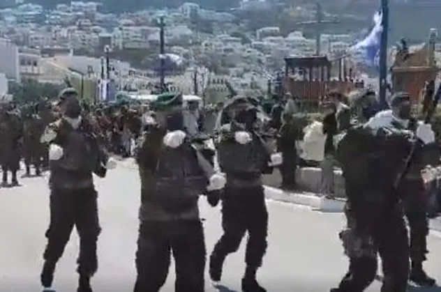 Yunanistan'dan provokasyon! Sisam'da askeri geçit töreni düzenlediler