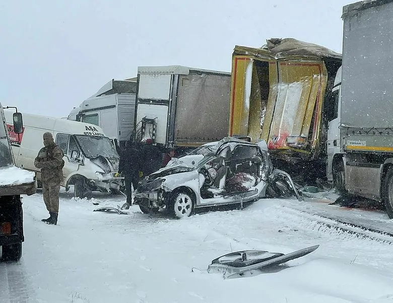 Mardin’de feci kaza: Çok sayıda ölü ve yaralı var