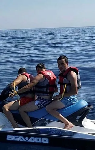 FETÖ’cü kaçaklara Yunan kazığı! Gasp edip denizin ortasında bıraktılar