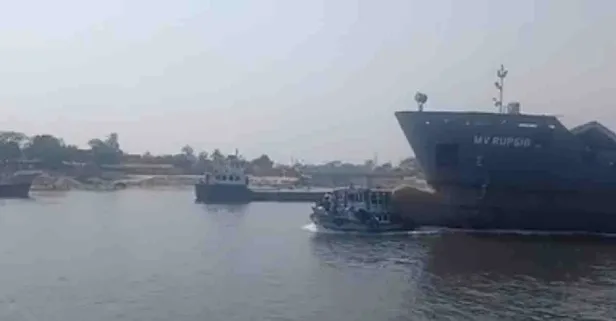 Bangladeş’te bir yük gemisi tekneye çarptı! 5 kişi öldü 10'larca kişi kayıp