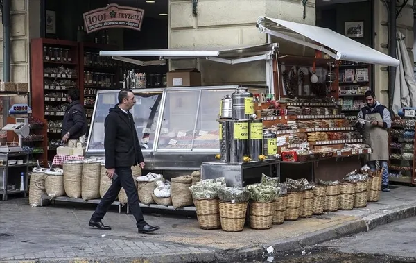 baskan-erdoganin-acikladigi-esnafa-destek-paketine-yuzleri-guldurdu-1608023700282.jpg Başkan Erdoğan'ın açıkladığı "esnafa destek paketi" yüzleri güldürdü-2