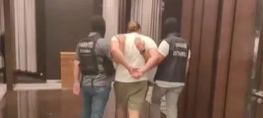 bakan-yerlikaya-duyurdu-kirmizi-bultenle-aranan-3-kisi-yakalandi-1722231032093.jpeg Bakan Yerlikaya duyurdu: Kırmızı bültenle aranan 3 kişi yakalandı-2