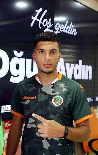 Alanyaspor'un genç yıldızına 3 büyüklerden yakın takip