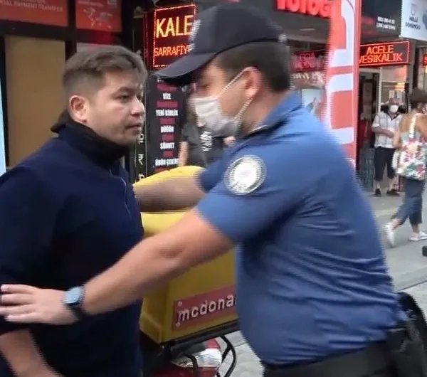 teskilatin-numarasini-gonderin-bana-diyen-kurye-cihan-aksu-hakkinda-zorla-getirme-karari-1612278380224.jpg “Teşkilatın numarasını gönderin bana" diyen kurye Cihan Aksu hakkında zorla getirme kararı-2