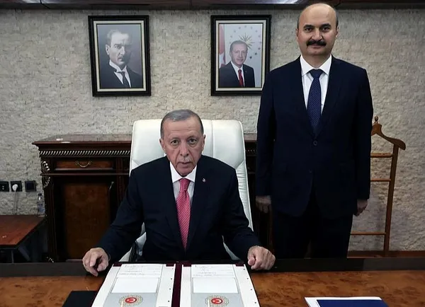 baskan-erdogan-batmanda-necat-nasiroglu-kulliyesini-acti-kulliyemiz-kendi-alaninda-ornek-bir-eser-olarak-benze-1683731712426.jpeg Başkan Erdoğan Batman’da Necat Nasıroğlu Külliyesi'ni açtı! "Külliyemiz kendi alanında örnek bir eser olarak benzer yatırımlara örnek olacak"-5