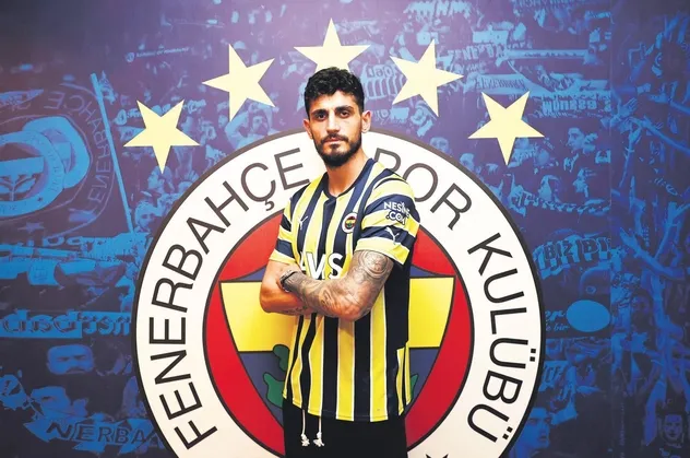 Fenerbahçe yönetiminin Samet Akaydın hamlesine taraftarlar tepki gösterdi