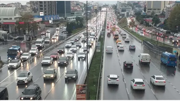 Son dakika: İstanbul'da yağmur trafiği! Trafik yoğunluğu yüzde 74 oldu-3