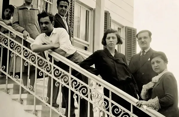 kurukahveci-mehmet-efendi-hangi-ulkenin-markasi-kuru-kahveci-mehmet-efendi-sahibi-kimdir-nereli-turk-mu-iste-b-1699976372770.jpg Kurukahveci Mehmet Efendi hangi ülkenin markası? Kuru Kahveci Mehmet Efendi sahibi kimdir, nereli, Türk mü? İşte biyografisi...-4