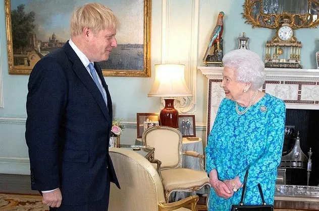 Son dakika: İngiltere Kraliçesi Elizabeth'ten 'Boris Johnson' mesajı
