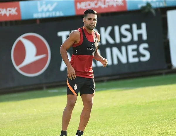 Falcao golleri ile değil sakatlıkları ile hafızalara kazındı! 235 gün yattı 15 milyon Euro kazandı-5