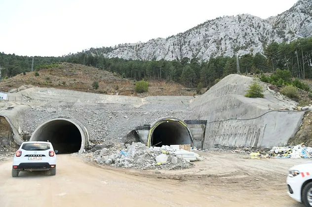 Demirkapı Tüneli’nde son etap! İki şehir arasını 26 km kısaltacak