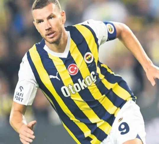 dzeko-tadic-szymanski-uclusu-fenerin-skor-yukunu-cekiyor-6-macta-toplam-17-gol-1692743910998.jpeg