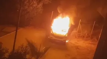 Boşanma aşamasındaki mimar cinnet geçirdi! Villayı ve lüks aracını ateşe verip intihar etti