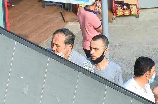 Avcılar'da bazı vatandaşlar maskeyi yüzlerine değil çenelerine taktı!