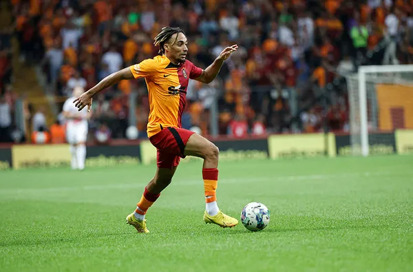 Son dakika Galatasaray haberleri... Cimbom’a piyango vurdu! Futbol devleri Liverpool ve Real Madrid Sacha Boey’in peşinde-5