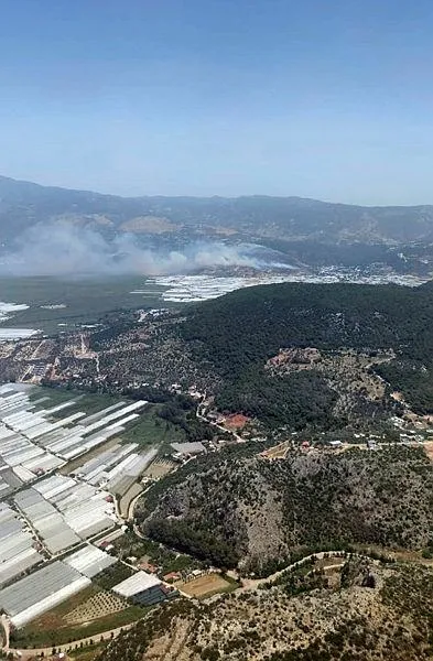 Antalya'da korkutan yangın: Evler boşaltıldı | Makilik alanda çıkan yangın kısmen kontrol altına alındı-2