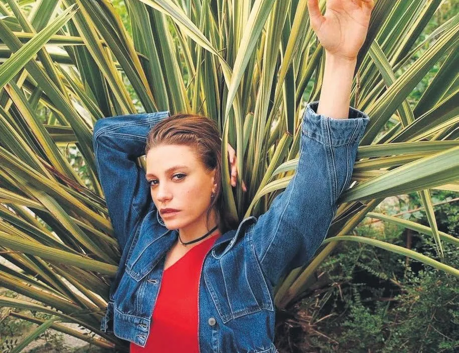 Serenay işsiz bıraktı!