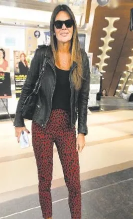 Ünlü sunucu Özlem Yıldız'dan topuk isyanı