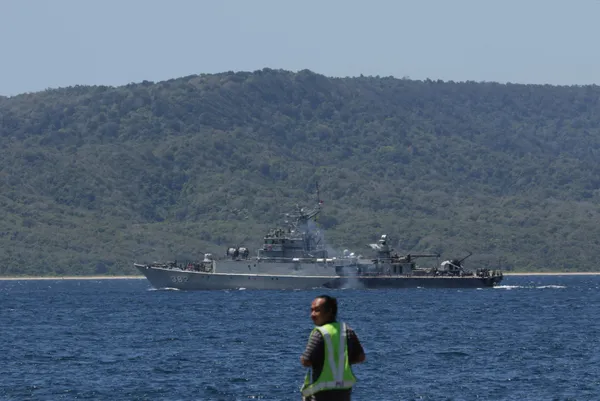 icinde-53-murettebatin-bulundugu-endonezyaya-ait-donanma-kayboldu-turkiye-de-yardima-kostu-1619076895929.jpg İçinde 53 mürettebatın bulunduğu Endonezya'ya ait donanma kayboldu! Türkiye de yardıma koştu-6