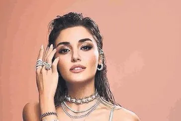 Hande Erçel, Fas dönüşü havalimanında görüntülendi!