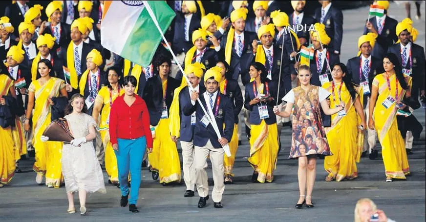 Seramonideki gizemli kadın