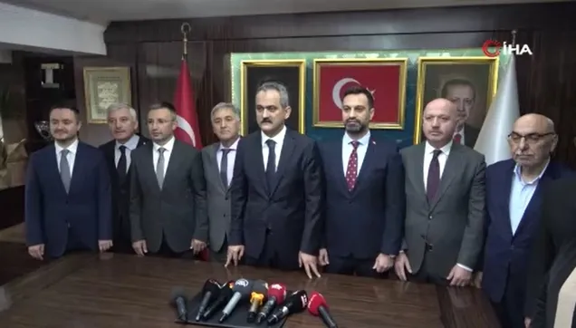 Bakan Özer: “Tek derdimiz hizmet etmek”