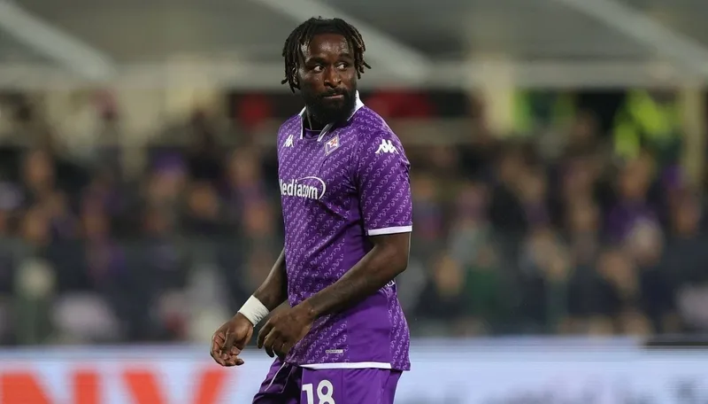 fenerbahceden-bir-golcu-transferi-daha-jose-mourinho-hucum-degil-yikim-hatti-kuruyor-1720632663517.jpg Fenerbahçe'den bir golcü transferi daha! Jose Mourinho hücum değil yıkım hattı kuruyor...-10