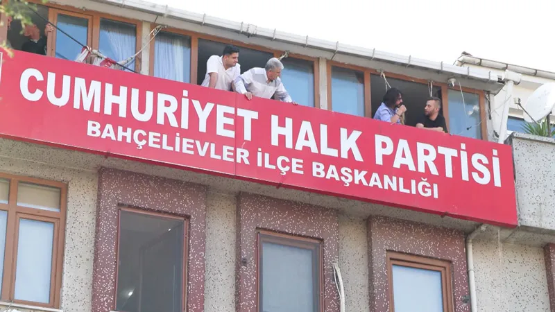 CHP İstanbul İl Başkanlığı'nı Bahçelievler'e taşıdı (DHA)