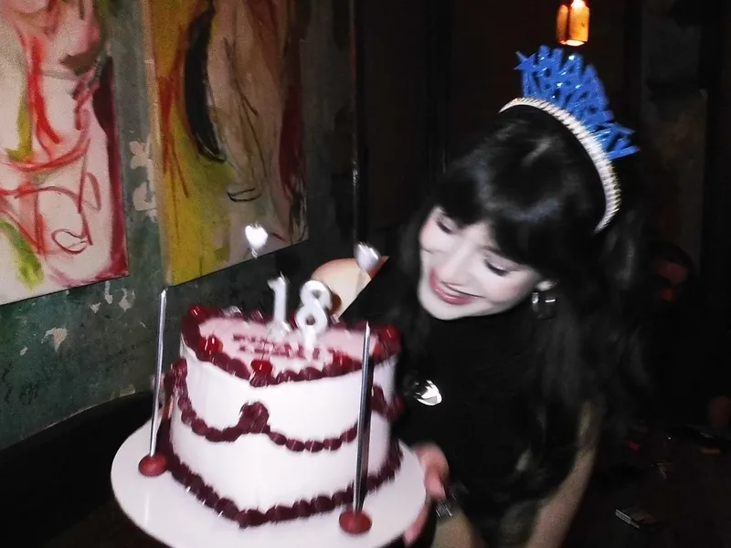 mina-demirtas-18-oldu-iste-kutlamadan-kareler-1771589764427.jpg Mina Demirtaş 18 oldu! İşte kutlamadan kareler!-4