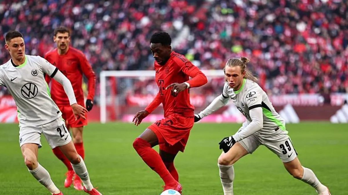 Alphonso Davies Bayern'de kalıyor!