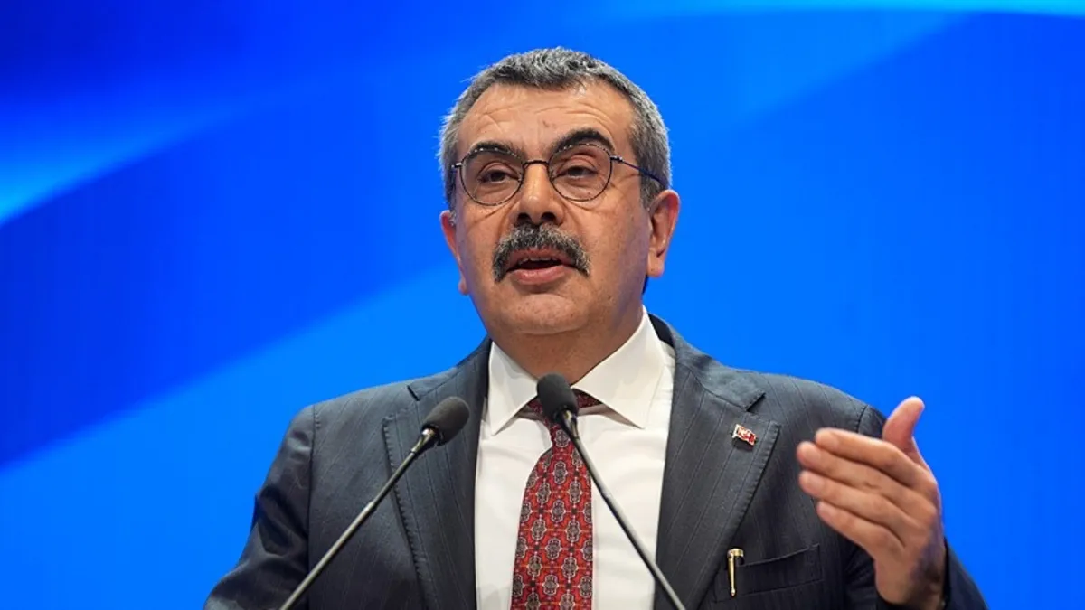Milli Eğitim Bakanı Yusuf Tekin'den "Ara tatil" açıklaması: Yaz tatiline eklenmesi gündemde | Zorunlu eğitim süresi çıkışı