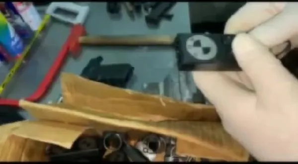 istanbulda-suc-orgutlerine-silah-imalati-yapilan-atolyeye-operasyon-anahtarlik-gorunumlu-tabancalar-ele-geciri-1672293509870.jpeg İstanbul'da suç örgütlerine silah imalatı yapılan atölyeye operasyon! Anahtarlık görünümlü tabancalar ele geçirildi-4