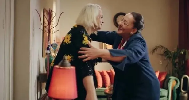 kirmizi-oda-keklik-kimdir-kac-yasinda-kirmizi-oda-keklik-karakterine-hayat-veren-ayta-sozeri-nereli-iste-ayta-sozerinin-hayat-hikayesi-1633701546885.jpg Kırmızı Oda Keklik karakterine hayat veren Ayta Sözeri nereli? Kırmızı Oda Keklik kimdir, kaç yaşında? İşte Ayta Sözeri'nin hayat hikayesi!-4