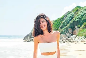 Bikinisini çıkarıp üstsüz güneşlenmişti! Nesrin Cavadzade'nin şoke eden hareketi neden yaptığı belli oldu! 5 milyon TL'ye...