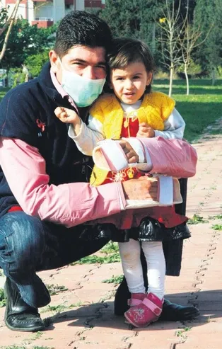 Cihan Topal çift kol nakli sonrası hayata tutundu