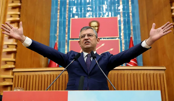 Son dakika: CHP Genel Başkanı Özgür Özel grup toplantısında yine saçmaladı: Filistin'e gideceğiz-3