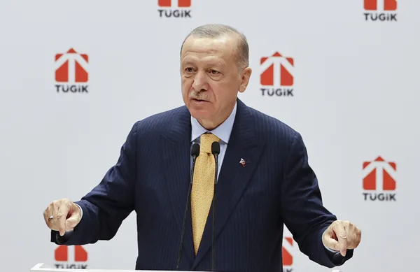 son-dakika-baskan-recep-tayyip-erdogandan-turkiye-genc-is-adamlari-konfederasyonu-tugik-genel-kurulunda-onemli-1643803283016.jpg SON DAKİKA: Başkan Recep Tayyip Erdoğan'dan Türkiye Genç İş Adamları Konfederasyonu (TÜGİK) Genel Kurulu'nda önemli açıklamalar: Dün gece inlerine girdik-4