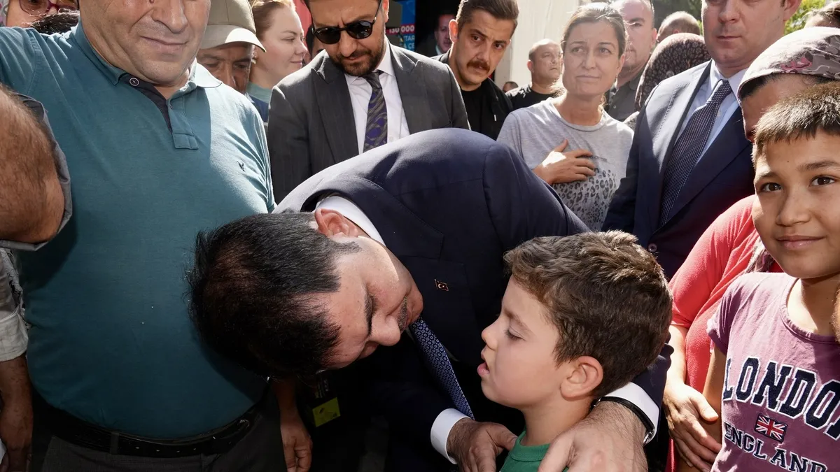 Ödemiş'te yangının izleri siliniyor: Afet konutları bu ay teslim | Bakan Kurum'dan duygulandıran paylaşım
