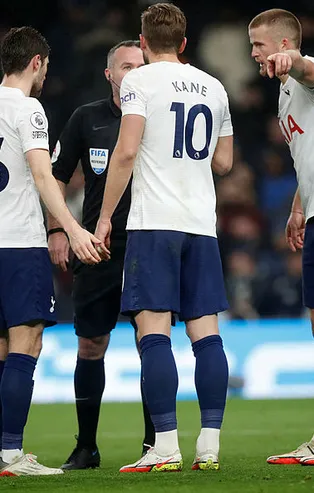 UEFA Tottenham'a şok! Hükmen mağlubiyet...