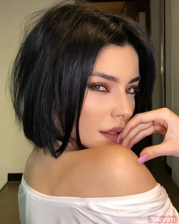 Merve Boluğur yırtmacı abarttı! Bacak dekoltesiyle sosyal medyaya damga vurdu! Gören dönüp bir daha baktı yorum üstüne yorum yağdı - 4