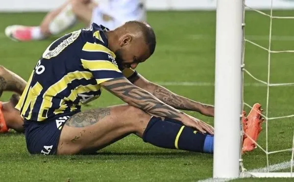 fenerbahcenin-kadikoy-kabusu-kupaya-hasret-kalan-kanarya-kalesini-de-kaybetti-1682545690735.jpeg Fenerbahçe'nin Kadıköy kabusu: Kupaya hasret kalan kanarya kalesini de kaybetti!-6