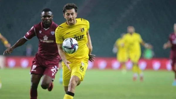 besiktasta-yerli-stoper-operasyonu-tamam-emrecan-uzunhan-imzaliyor-1658040973178.jpg Beşiktaş'ta yerli stoper operasyonu tamam: Emrecan Uzunhan imzalıyor-2