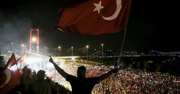 15 Temmuz gecesi Turkuvaz Medya’da neler yaşandı? Tarihe geçen anlar! Hainler milli iradenin sesini hedef aldı: Bir otobüs dolusu asker kapıdaydı