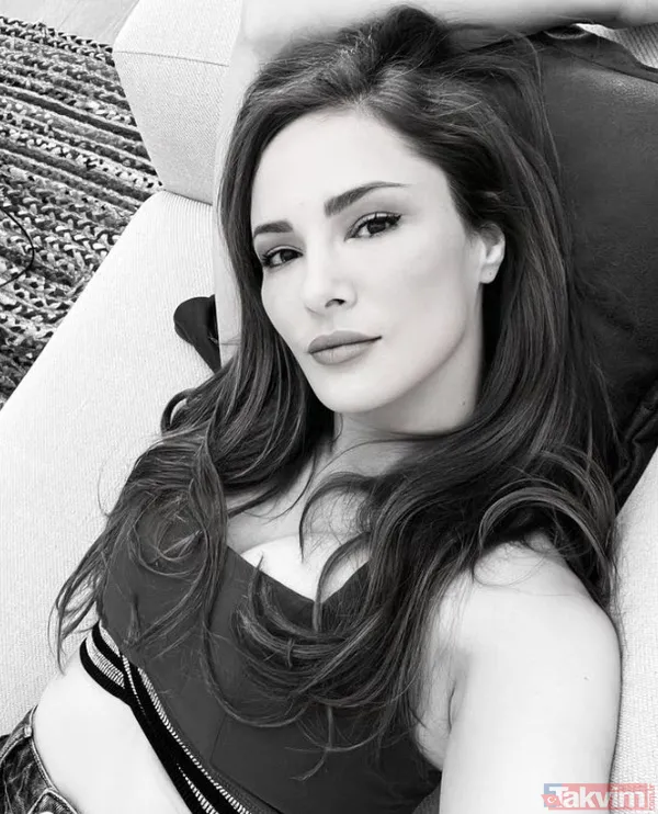 Mine Tugay bu sıralar baş aşağı "O ayak olması gereken yerde değil" 44'lük Mine Tugay paylaştı Afra Saraçoğlu kendini tutamadı - 8