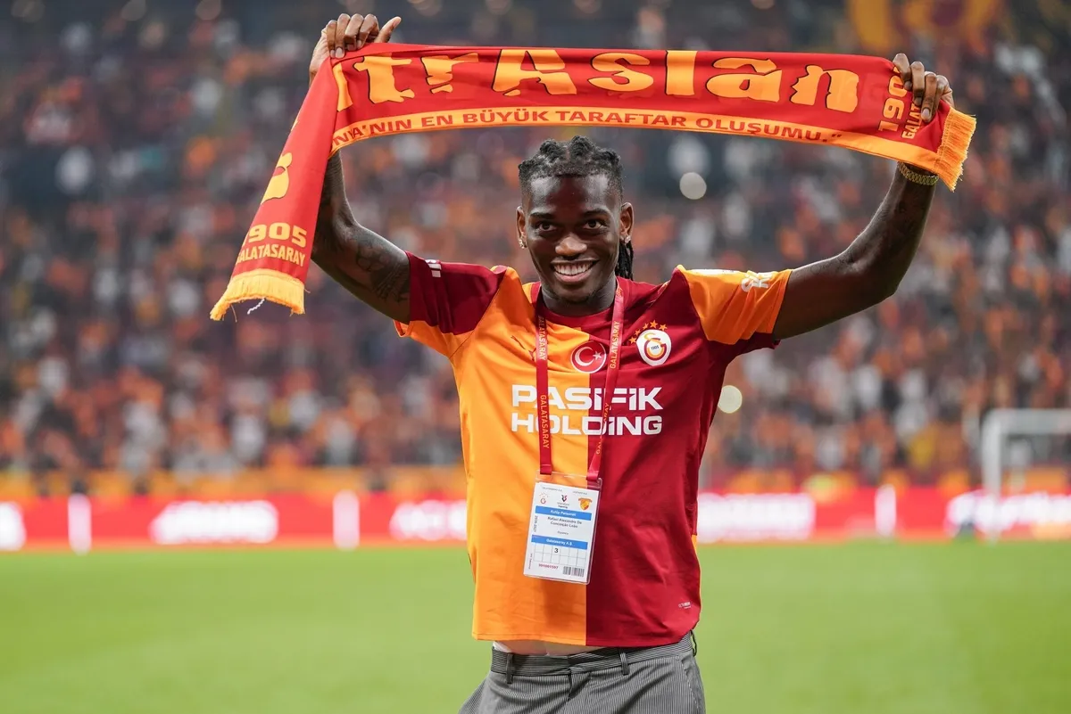 galatasaray-rafael-leaonun-maliyetini-acikladi-1788085142641.jpeg Galatasaray Rafael Leao’nun maliyetini açıkladı-1