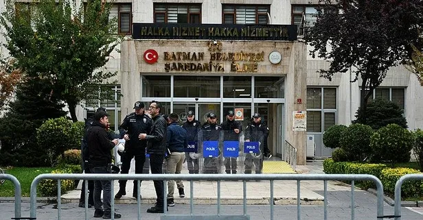 Kandil'in arka bahçesi olan DEM'li belediyelere 'Esenyurt' tarifesi! Mardin, Batman ve Halfeti'ye kayyum... Suç dosyaları kabarık çıktı