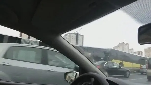 beylikduzunde-metrobus-kazasi-kafa-kafaya-carpistilar-o-anlar-kamerada-1651250307915.jpeg Beylikdüzü'nde metrobüs kazası: Sürücüsüz hareket etti!... O anlar kamerada-4